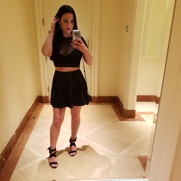 Welcome to my Closet - Picture 5 of 8